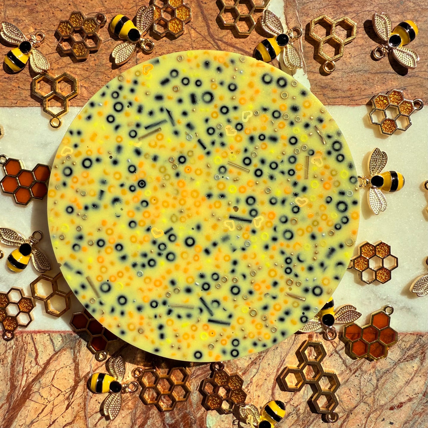 REMELTABLE 'BEEHIVE' picky pad | Reusable | Easter | Circle (10cm)| Latex Free| Neurodiverse Distracting Nail Skin Picking Stress