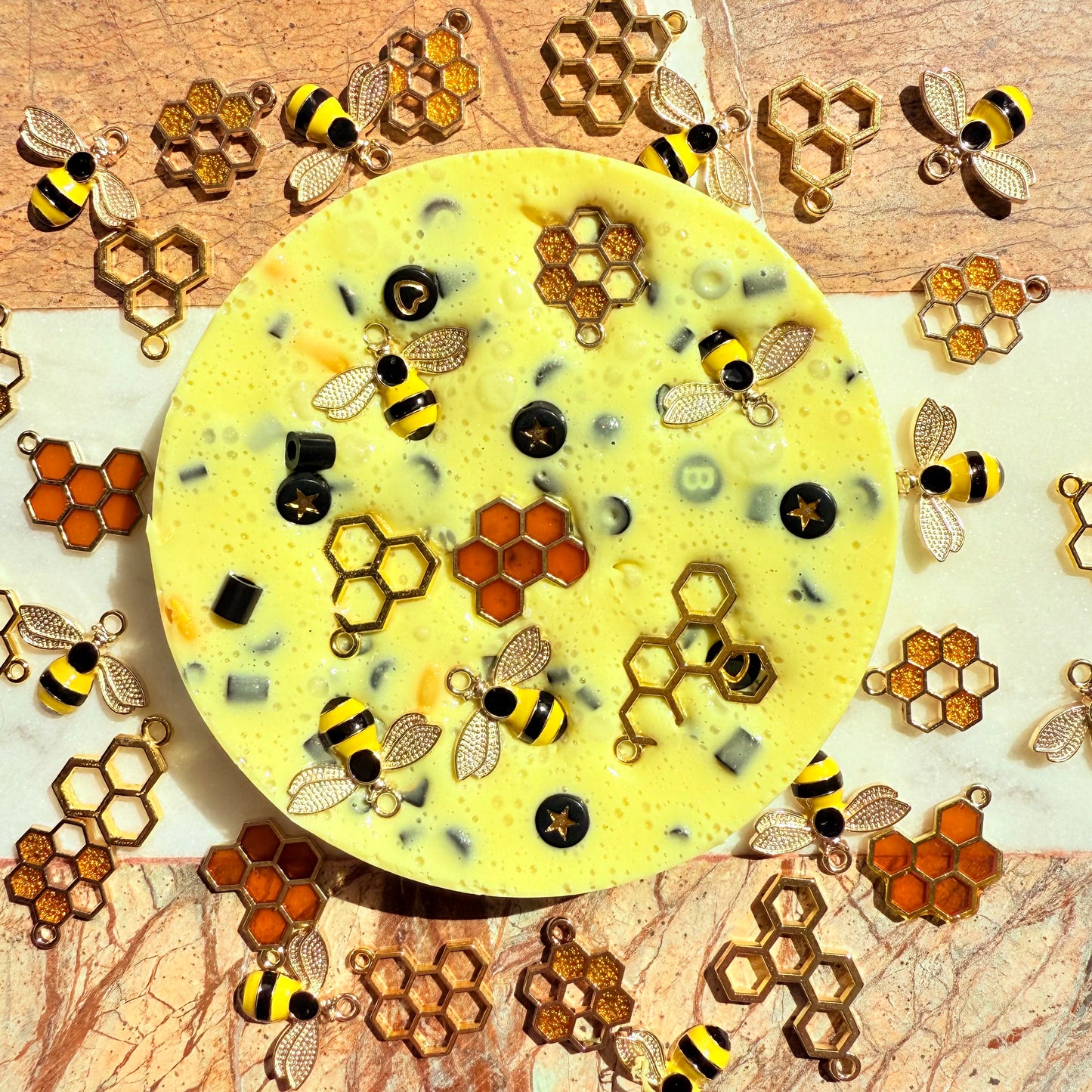 REMELTABLE 'BEEHIVE' picky pad | Reusable | Easter | Circle (10cm)| Latex Free| Neurodiverse Distracting Nail Skin Picking Stress