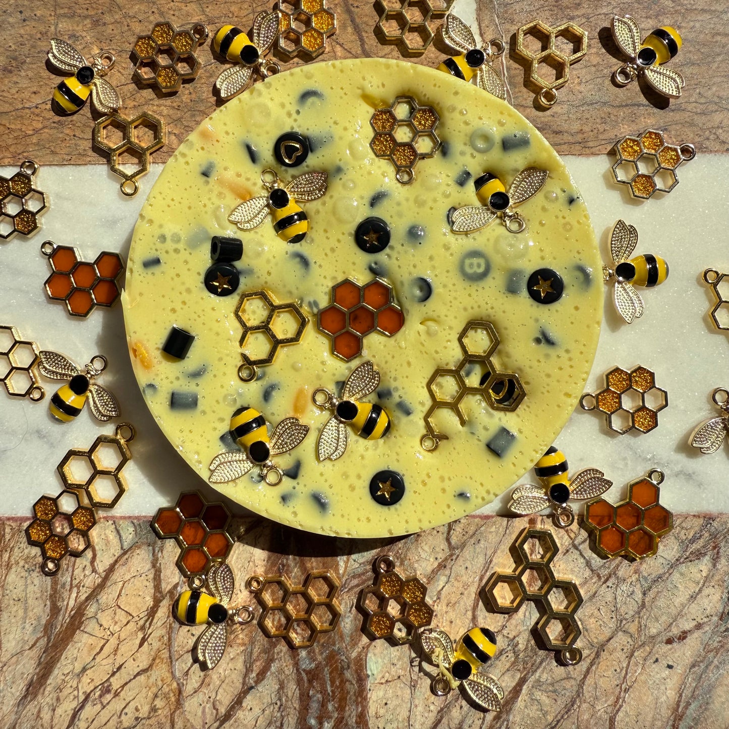 REMELTABLE 'BEEHIVE' picky pad | Reusable | Easter | Circle (10cm)| Latex Free| Neurodiverse Distracting Nail Skin Picking Stress
