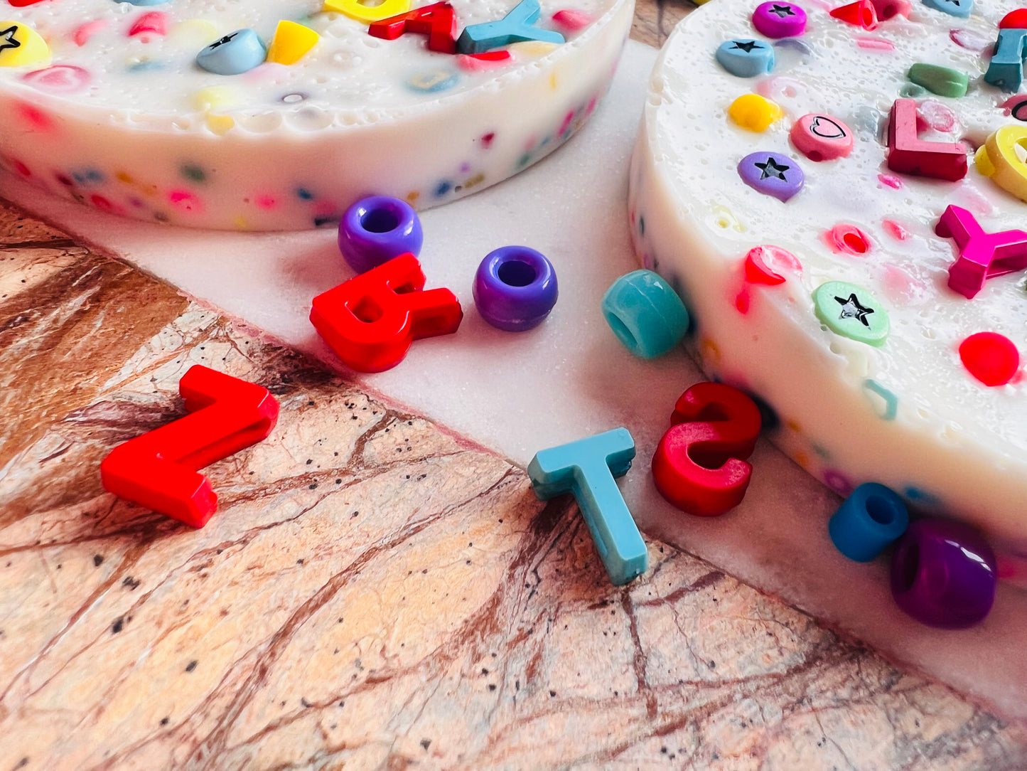 REMELTABLE 'HAPPY BIRTHDAY' picky pad | Reusable | Easter | Circle (10cm)| Latex Free| Neurodiverse Distracting Nail Skin Picking Stress