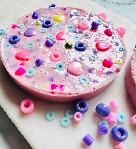 REMELTABLE 'CONFETTI' picky pad | Reusable | Easter | Circle (10cm)| Latex Free| Neurodiverse Distracting Nail Skin Picking Stress