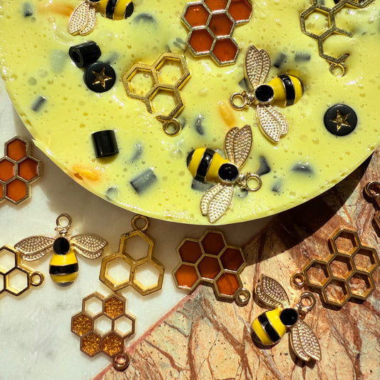 Bee themed picky pad with honeycomb and bee decorations