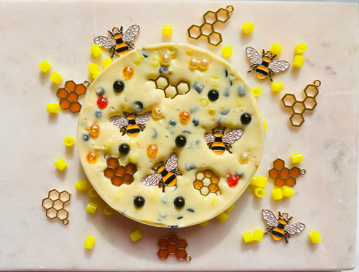 REMELTABLE 'BEEHIVE' picky pad | Reusable | Easter | Circle (10cm)| Latex Free| Neurodiverse  Distracting Nail Skin Picking Stress