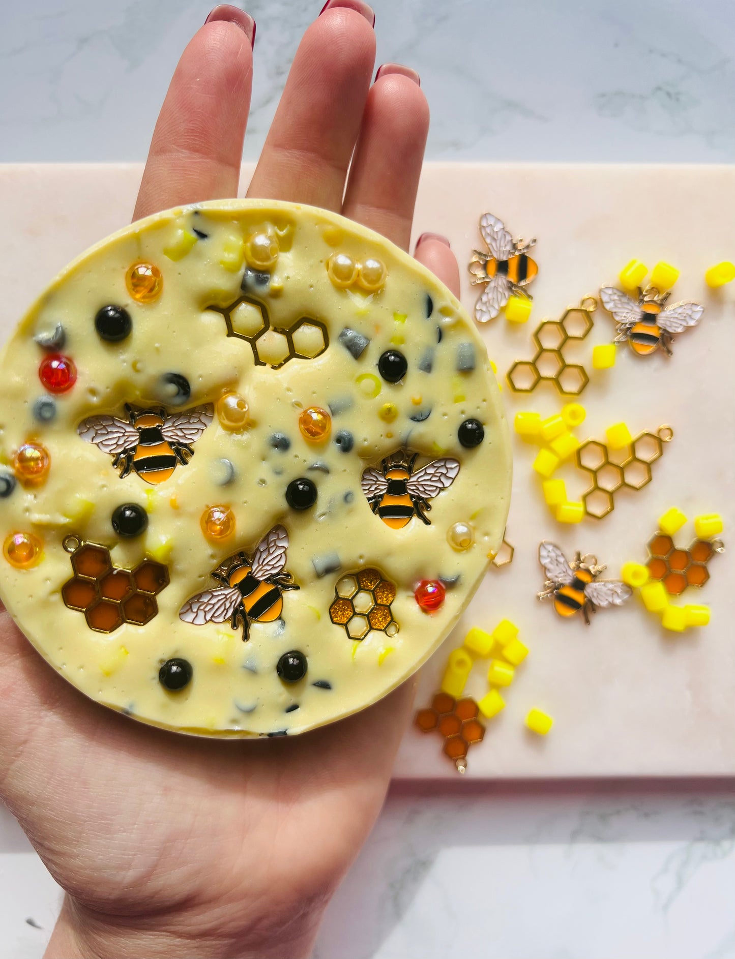REMELTABLE 'BEEHIVE' picky pad | Reusable | Easter | Circle (10cm)| Latex Free| Neurodiverse  Distracting Nail Skin Picking Stress