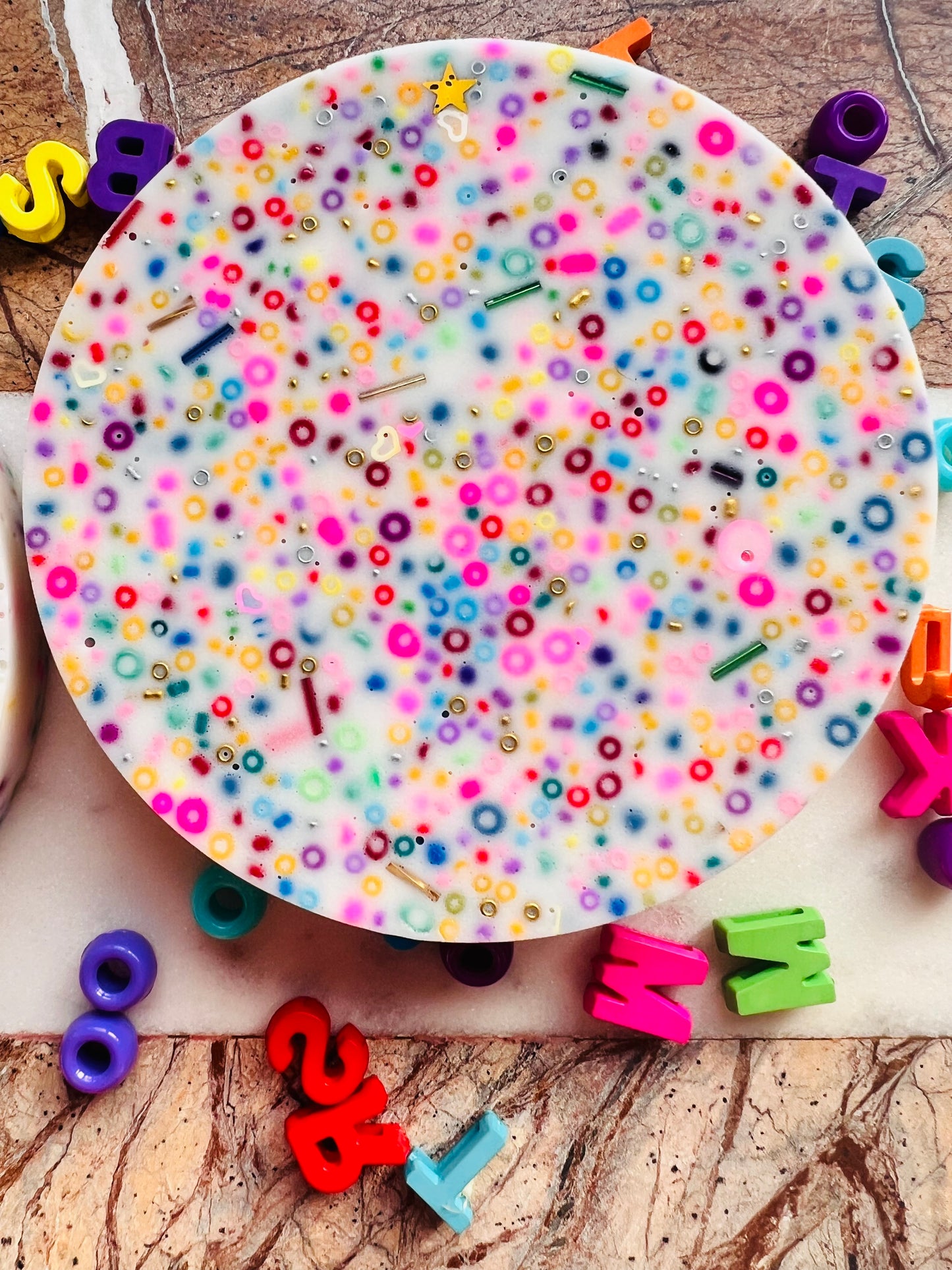 REMELTABLE 'I LOVE YOU' picky pad | Reusable | Easter | Circle (10cm)| Latex Free| Neurodiverse  Distracting Nail Skin Picking Stress