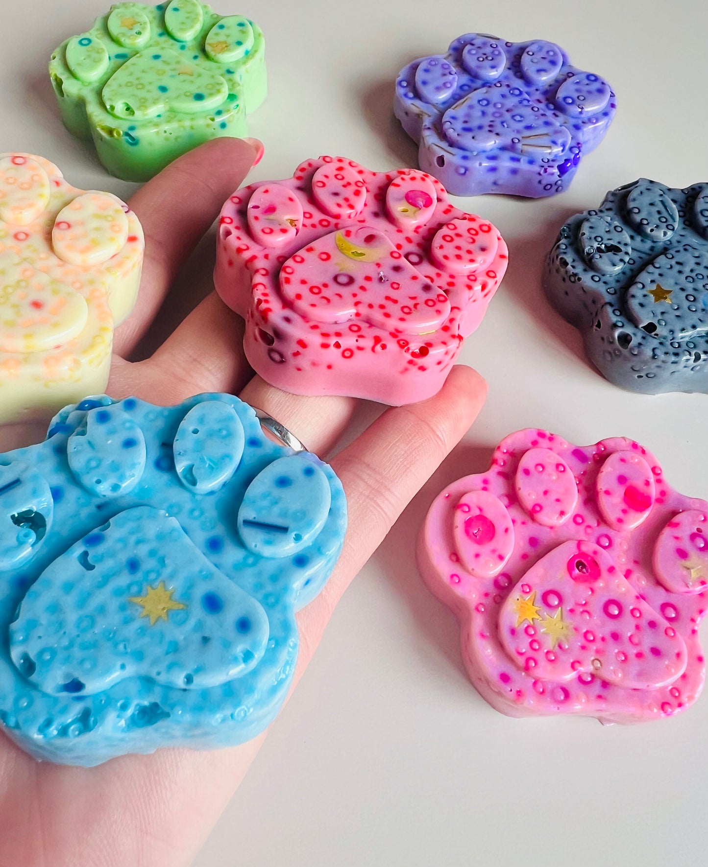 REMELTABLE 'PAW' picky pad | Reusable | 9 Colour options |Easter | Latex Free| Neurodiverse  Distracting Nail Skin Picking Stress