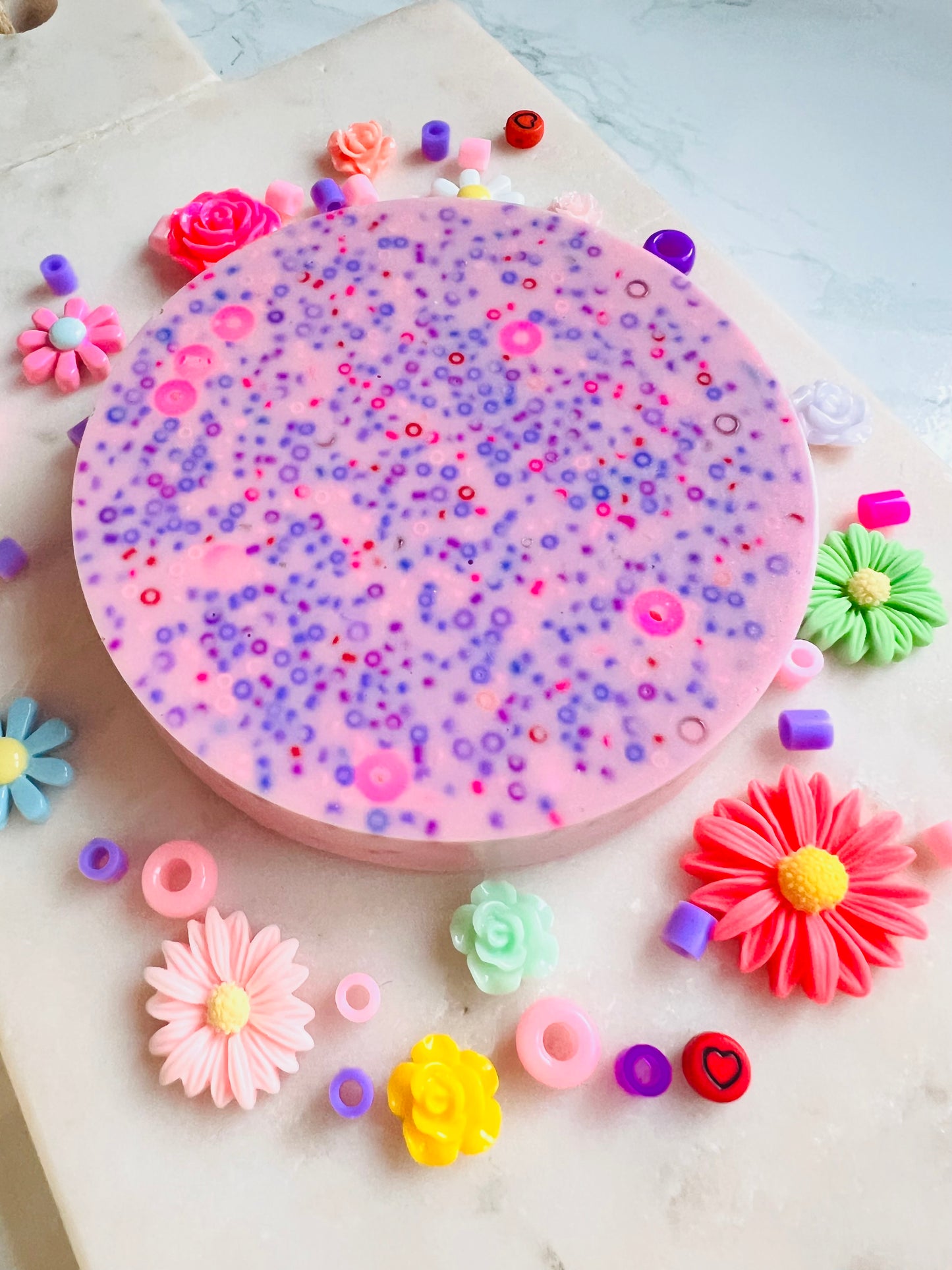 REMELTABLE 'FLOWER POWER' picky pad | Reusable | Easter | Circle (10cm)| Latex Free| Neurodiverse  Distracting Nail Skin Picking Stress