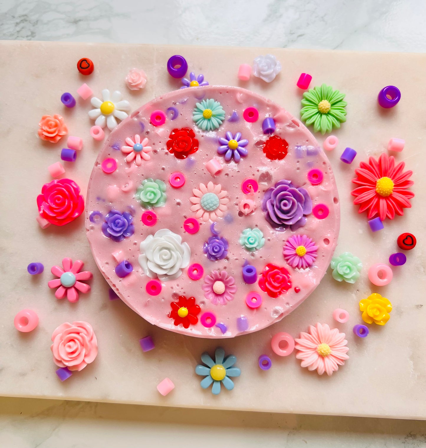 REMELTABLE 'FLOWER POWER' picky pad | Reusable | Easter | Circle (10cm)| Latex Free| Neurodiverse  Distracting Nail Skin Picking Stress