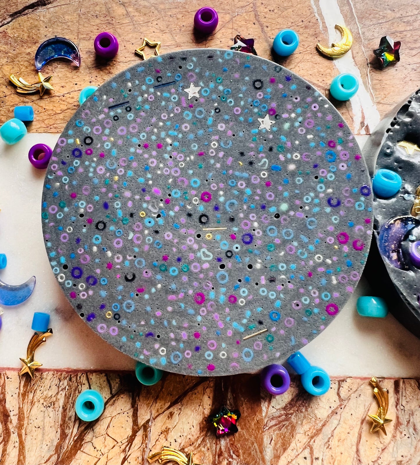 REMELTABLE 'SPACE' picky pad | Reusable | Easter | Circle (10cm)| Latex Free| Neurodiverse  Distracting Nail Skin Picking Stress