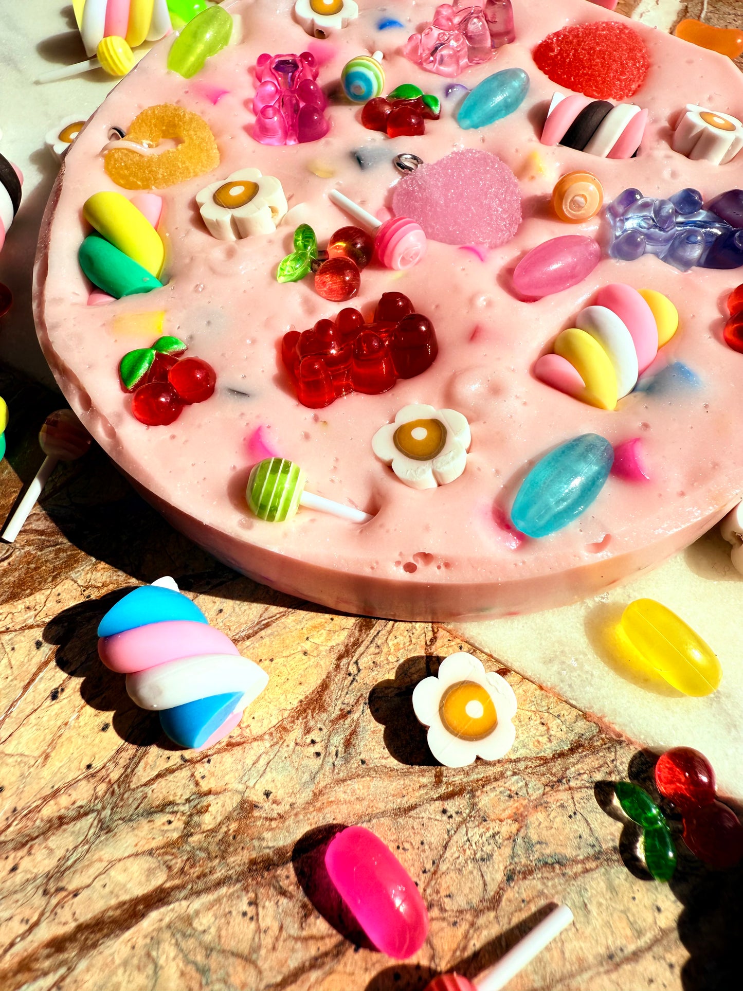 REMELTABLE 'PICK N MIX' picky pad | Reusable | Easter | Circle (10cm)| Latex Free| Neurodiverse  Distracting Nail Skin Picking Stress