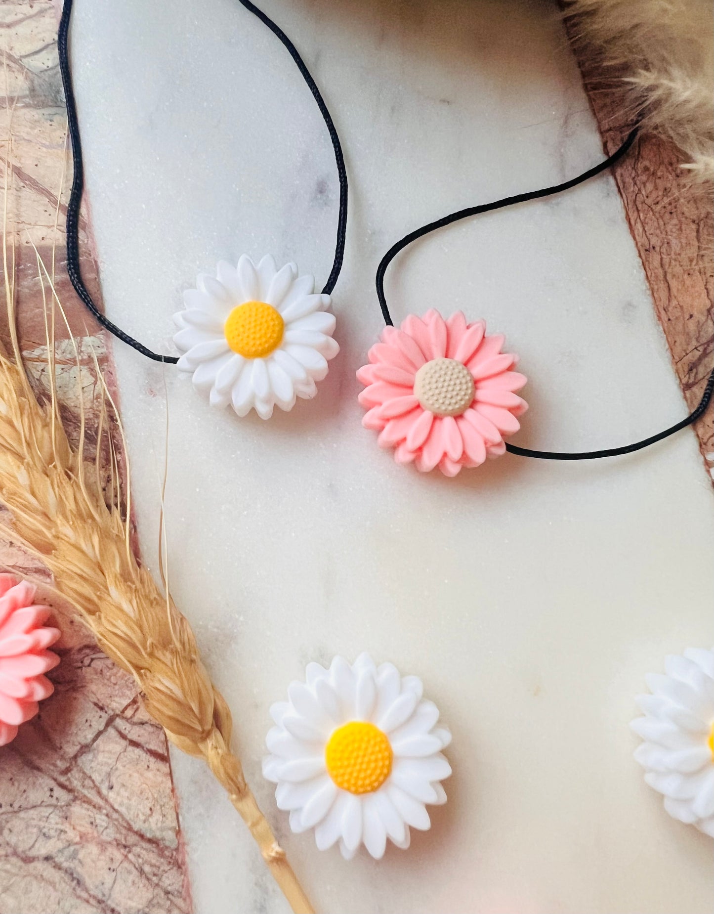 Fidget Necklace | Flower | Distraction | Fidget Aid | Neurodiverse | UK