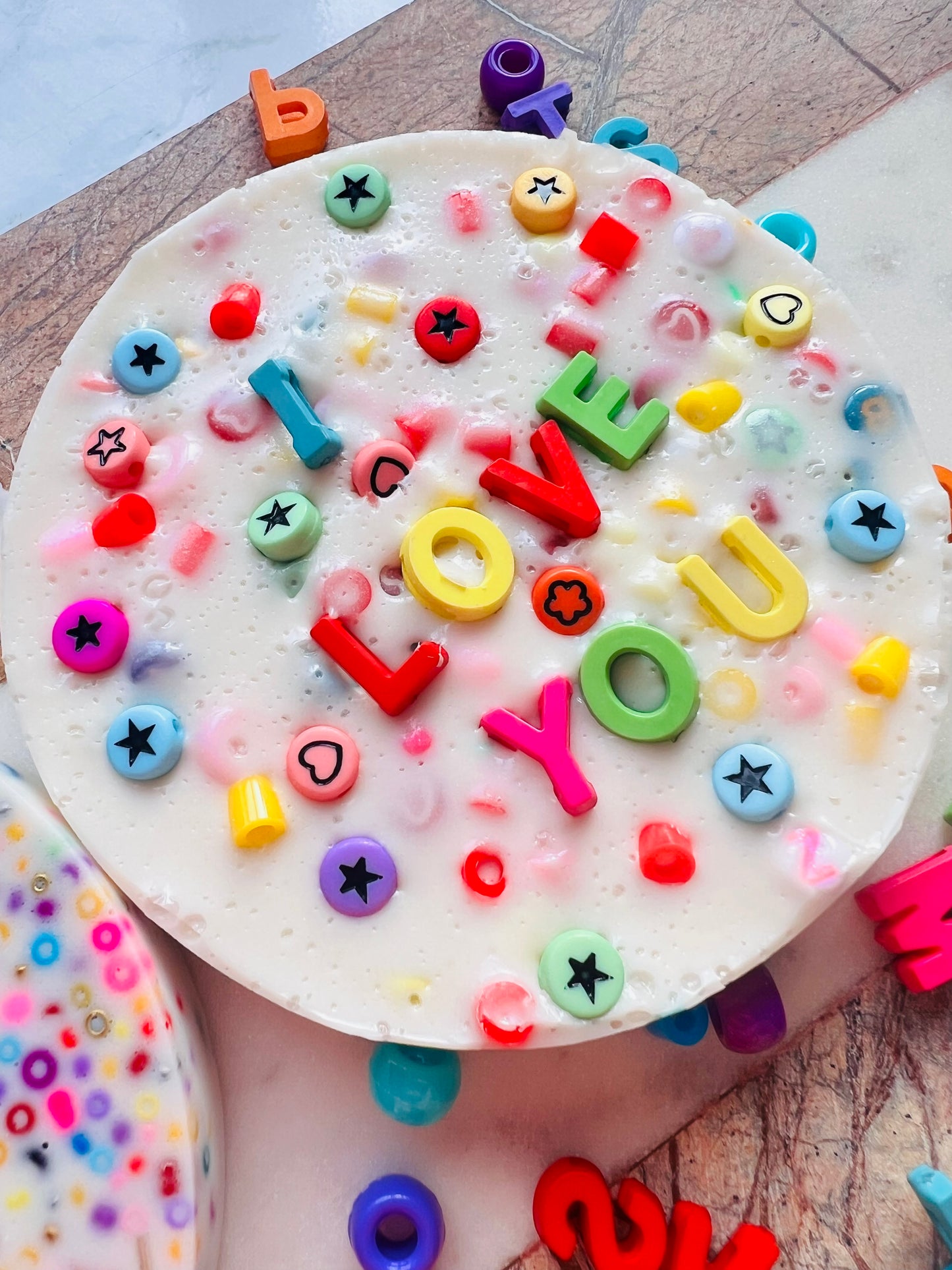 REMELTABLE 'I LOVE YOU' picky pad | Reusable | Easter | Circle (10cm)| Latex Free| Neurodiverse  Distracting Nail Skin Picking Stress