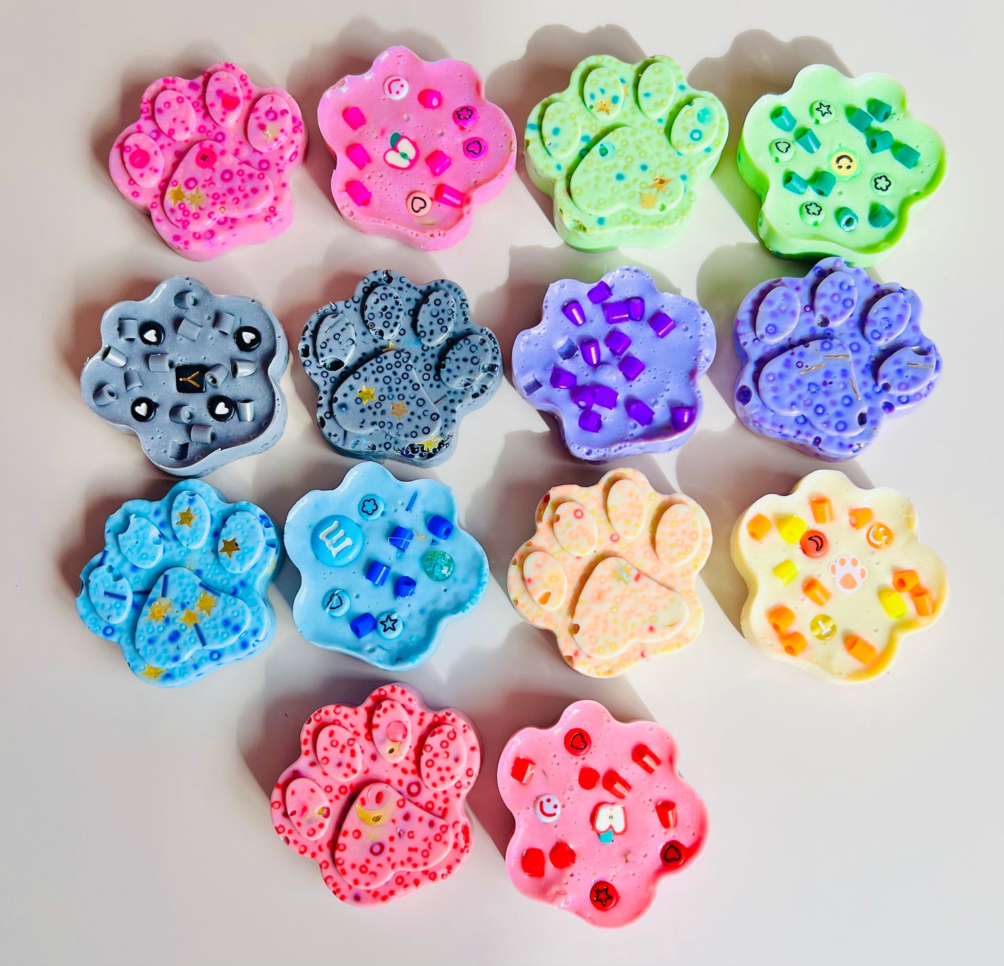 REMELTABLE 'PAW' picky pad | Reusable | 9 Colour options |Easter | Latex Free| Neurodiverse  Distracting Nail Skin Picking Stress