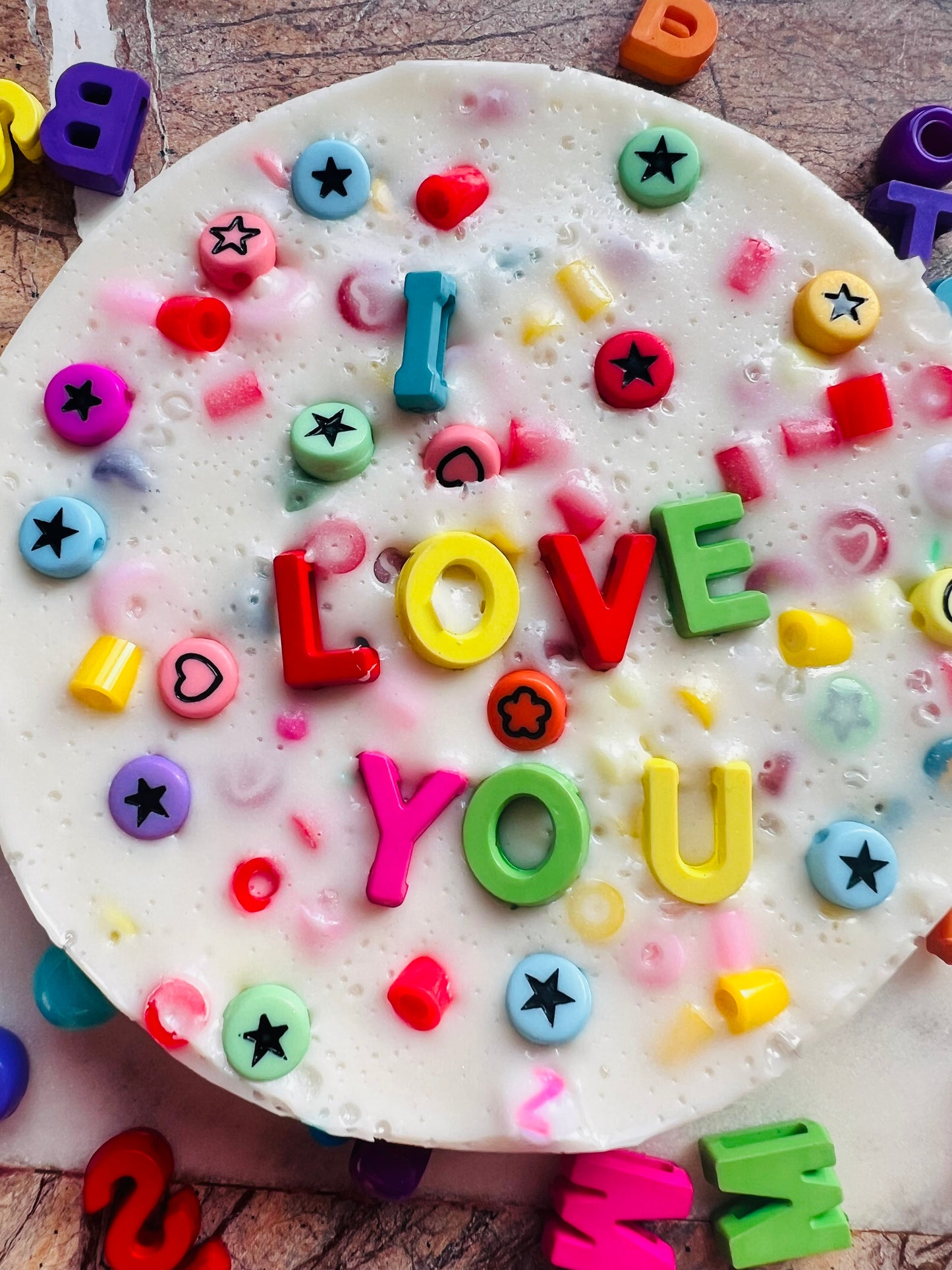 REMELTABLE 'I LOVE YOU' picky pad | Reusable | Easter | Circle (10cm)| Latex Free| Neurodiverse  Distracting Nail Skin Picking Stress