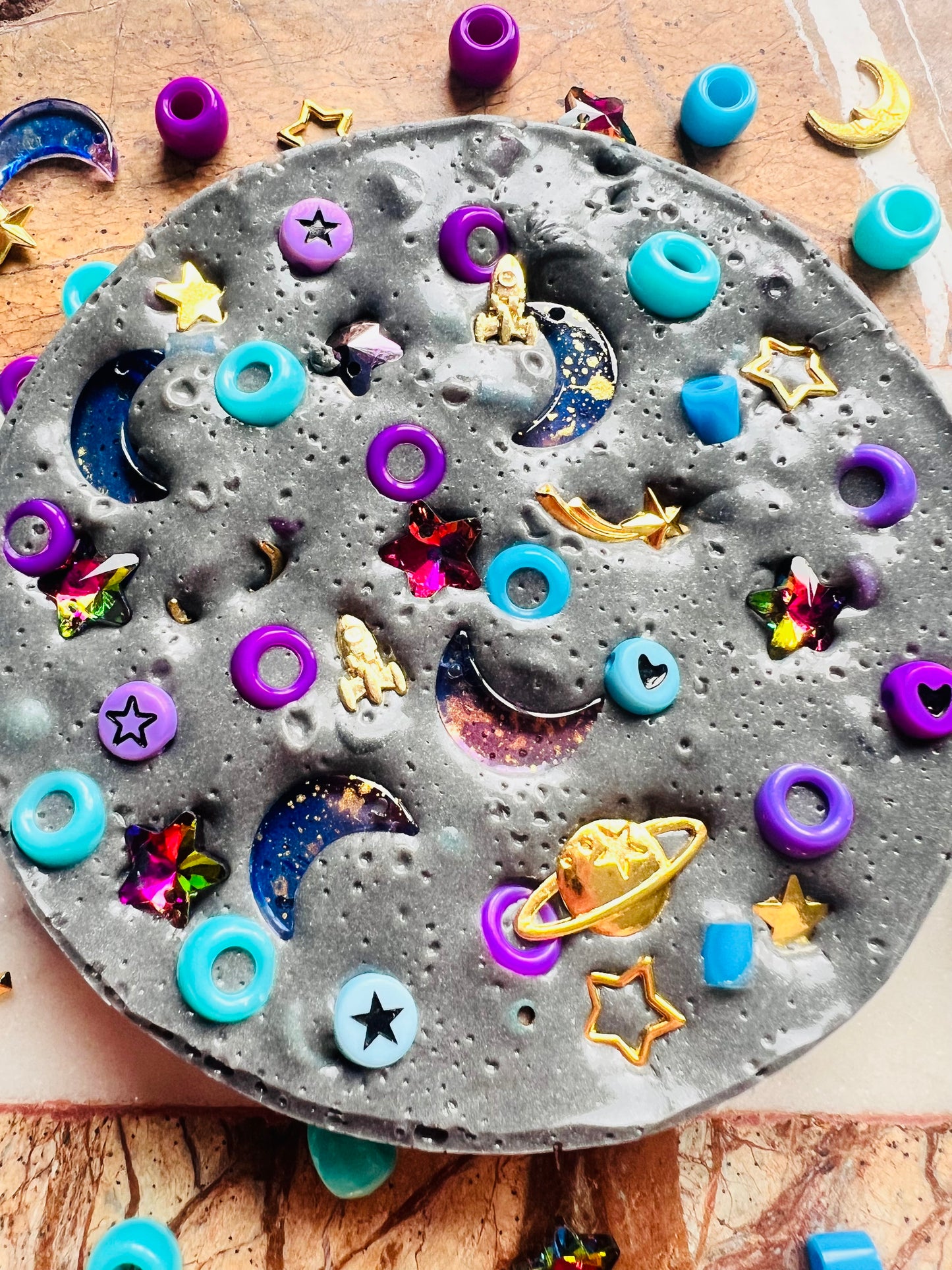 REMELTABLE 'SPACE' picky pad | Reusable | Easter | Circle (10cm)| Latex Free| Neurodiverse  Distracting Nail Skin Picking Stress