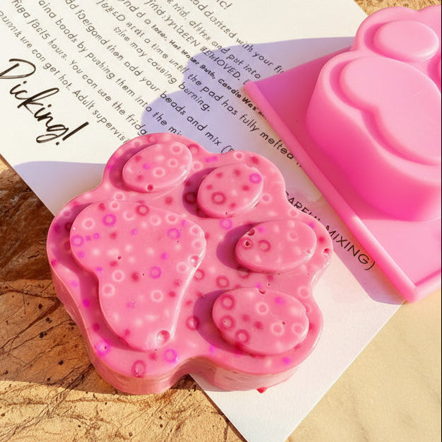 Paw shaped mould for remeltable picky pad reusable sensory fidget toy