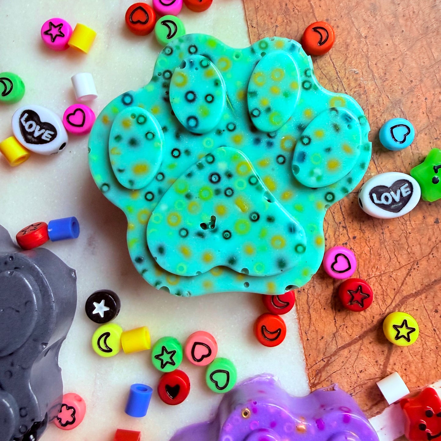 Handmade remeltable animal paw picky pad sensory fidget toy with mixed beads