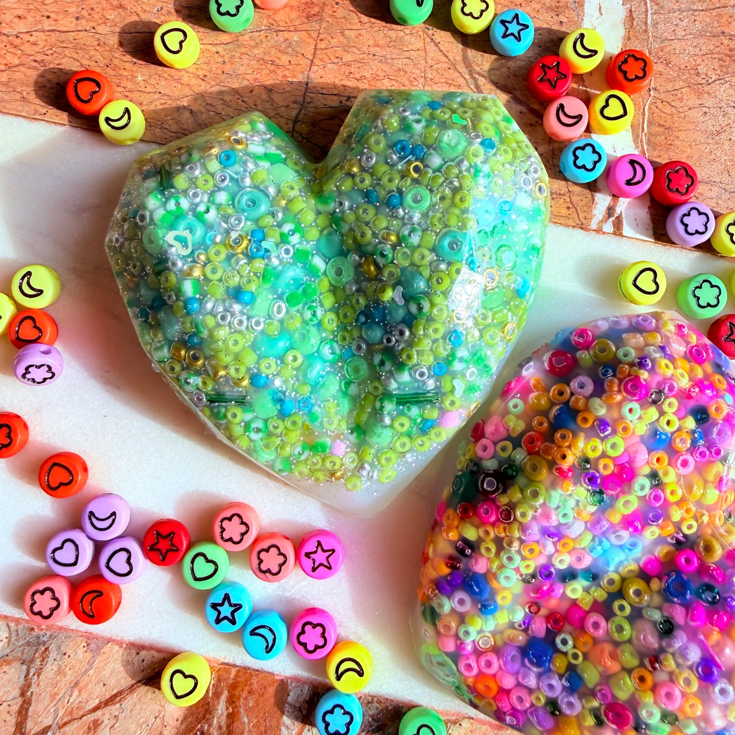 heart-picky-pad-sensory-fidget-green-beads